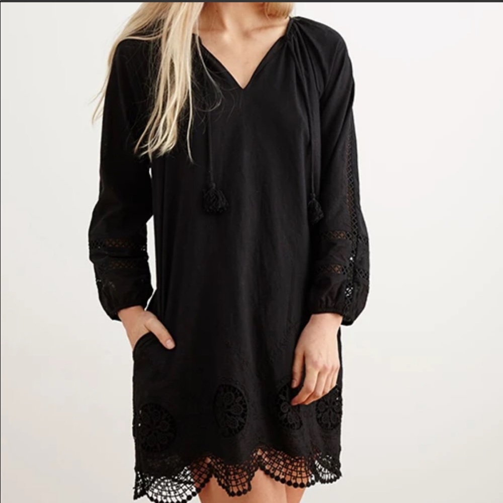 NWT • All The Wild Roses “GISELE Shift Dress”